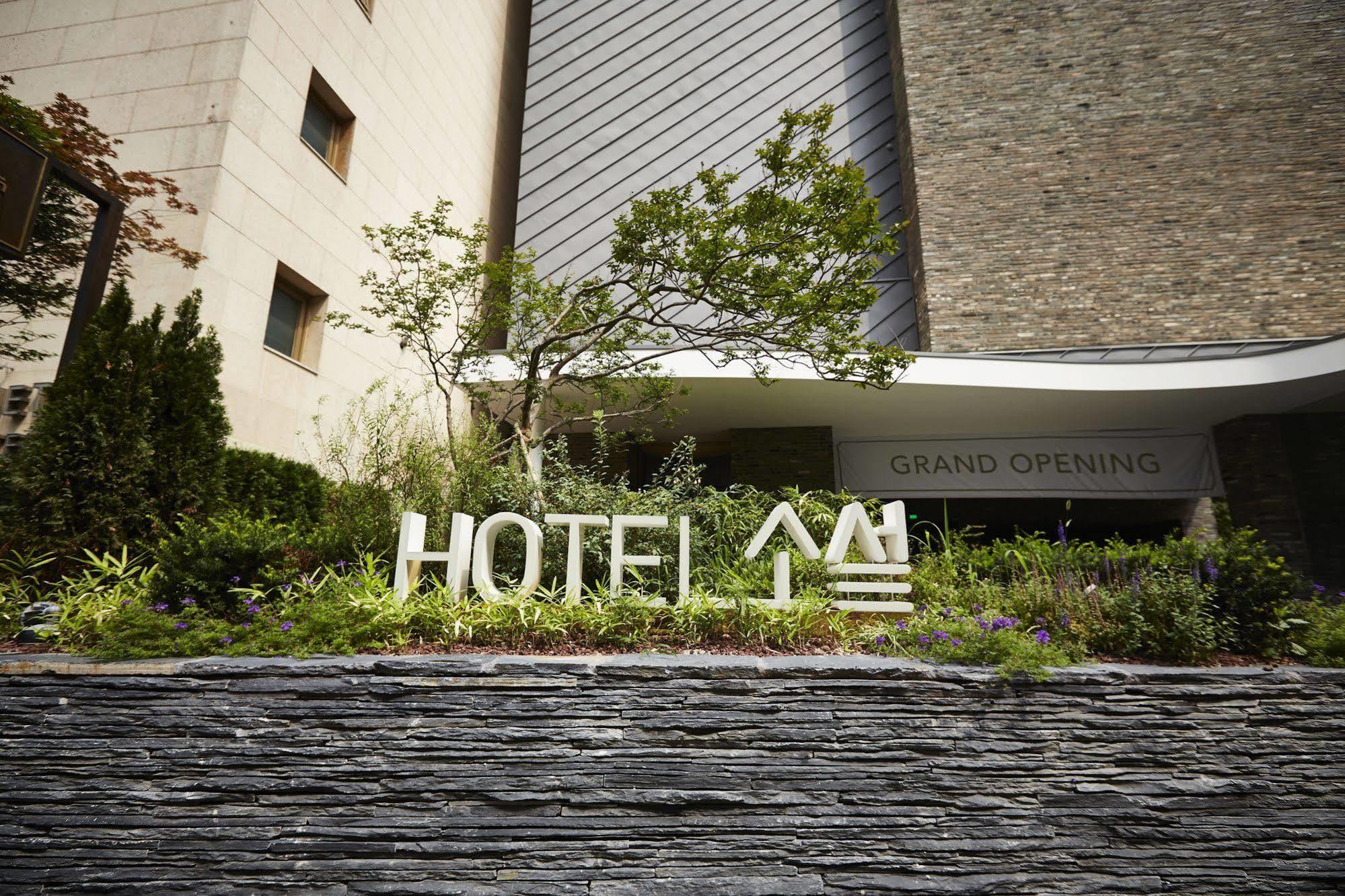 Snow Hotel Seoul Exterior photo