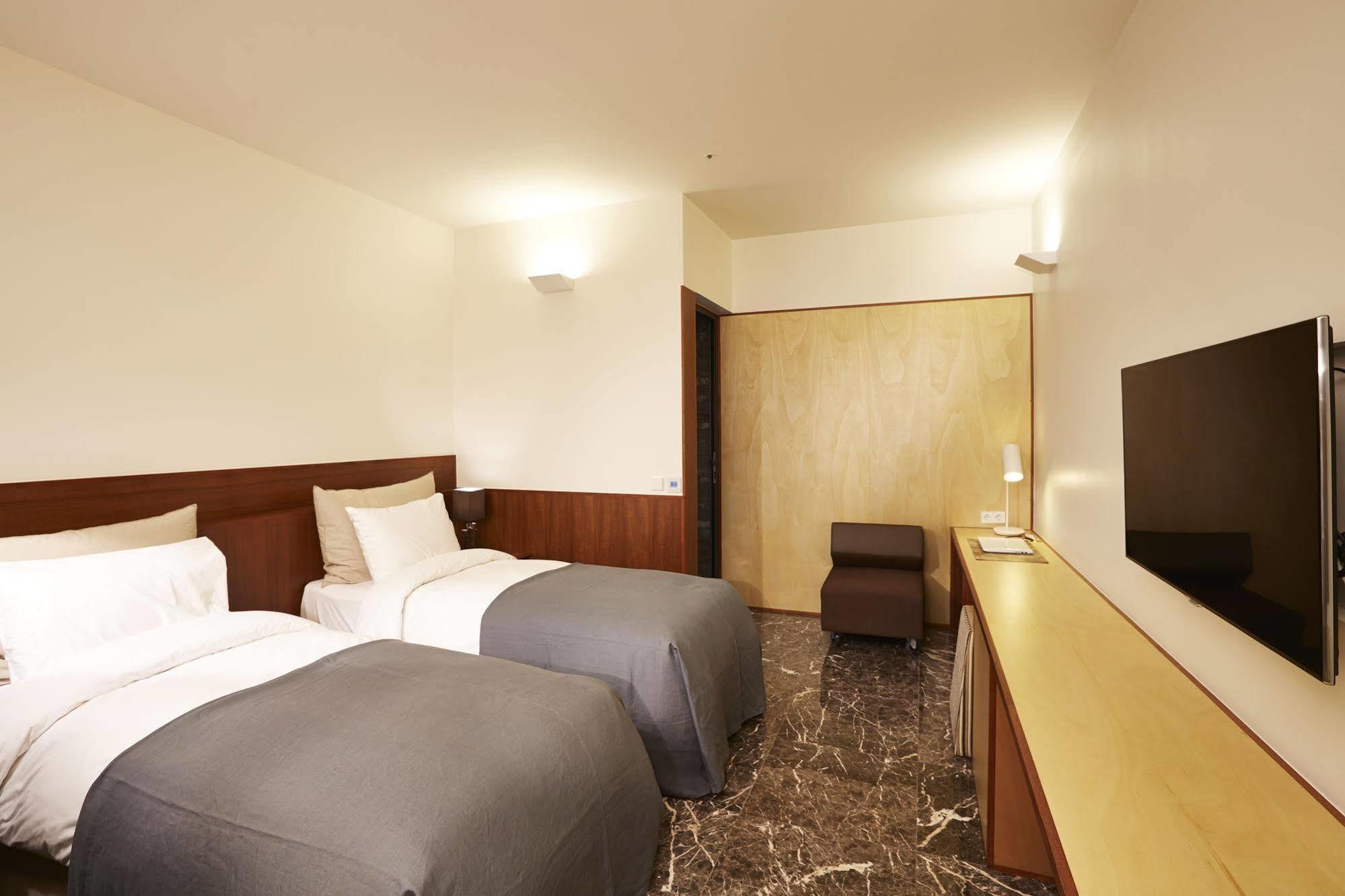 Snow Hotel Seoul Exterior photo